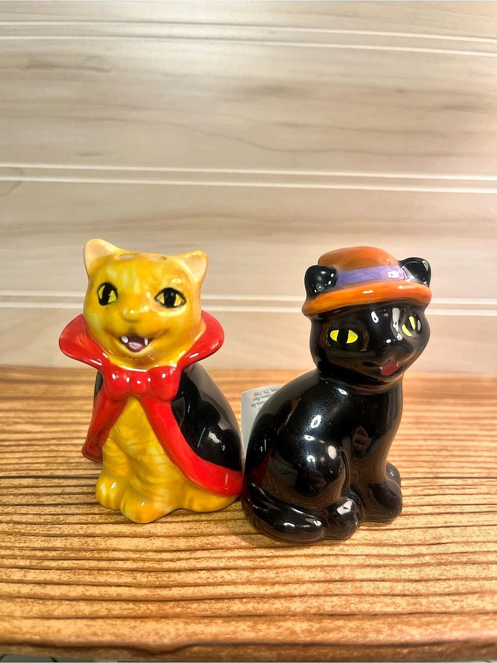 Cracker Barrel Mini Halloween Cat Salt and Pepper Shakers Set
